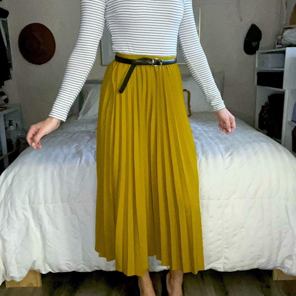 Pleated midi skirt in mustard yellow. Size small.
